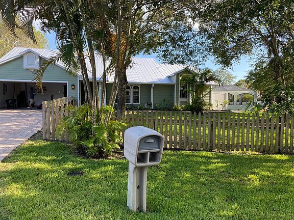 2nd image of 905 Osceola Drive