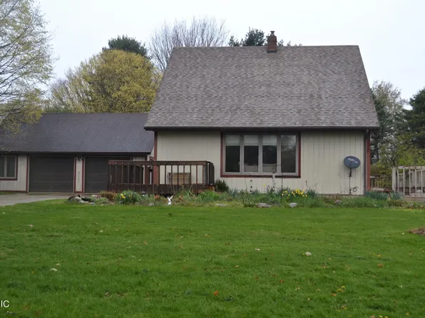4995 W Us Highway 12, Buchanan, MI 49107