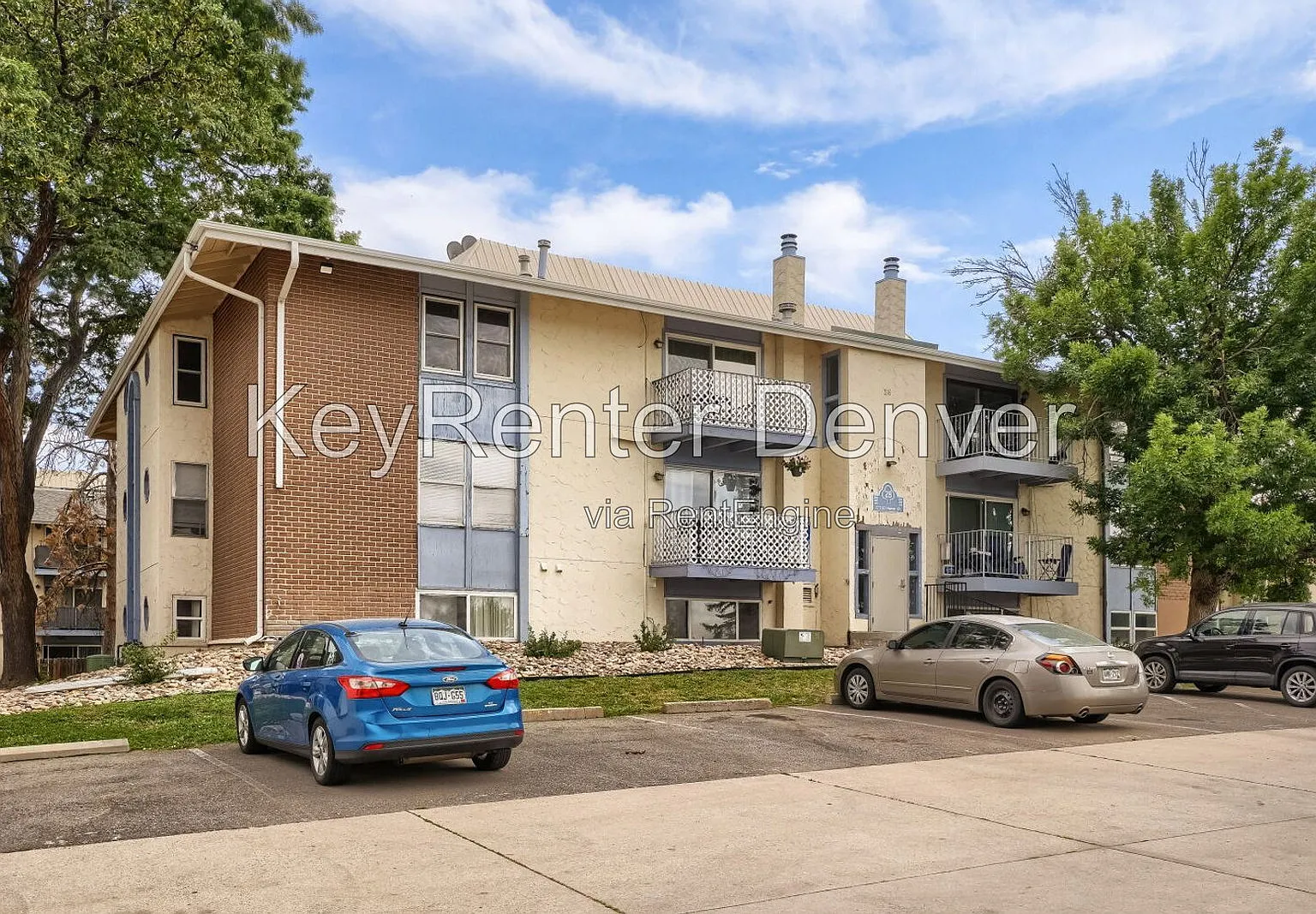 3 bed, 2.0 bath, 1100 sqft, $1,800 — Photo 2