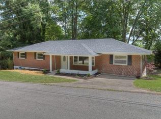 916 Woodside Dr, Saint Albans, WV 25177