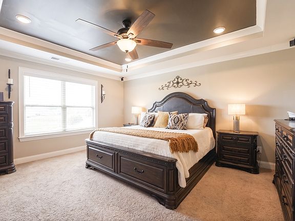 5th image of 806 Chalkstone Ln