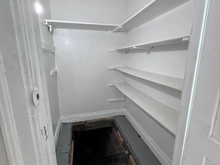 258 Washington St — Photo 11