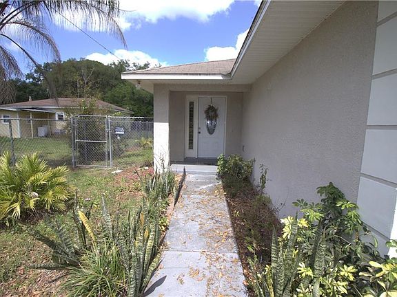 2nd image of 908 W Alsobrook St