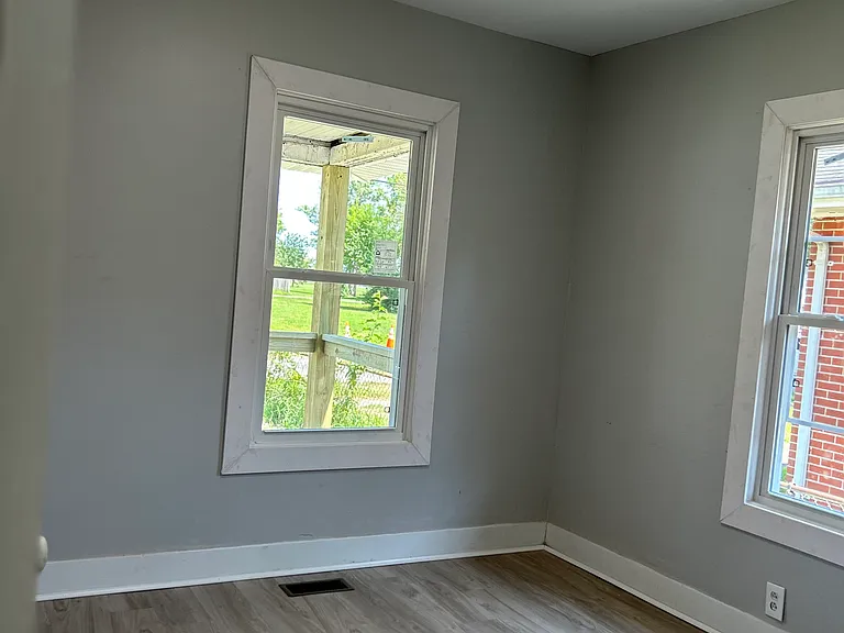 223 Herbert Ave — Photo 7