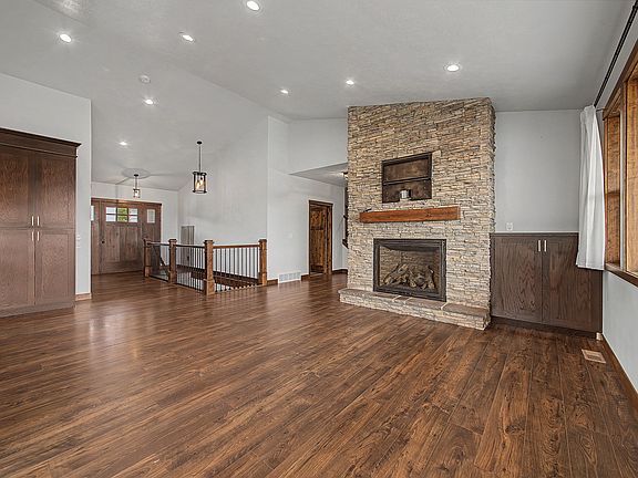 5th image of 60829 Westview Dr