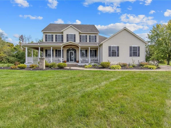 54 Regan Dr, Oswego, NY 13126