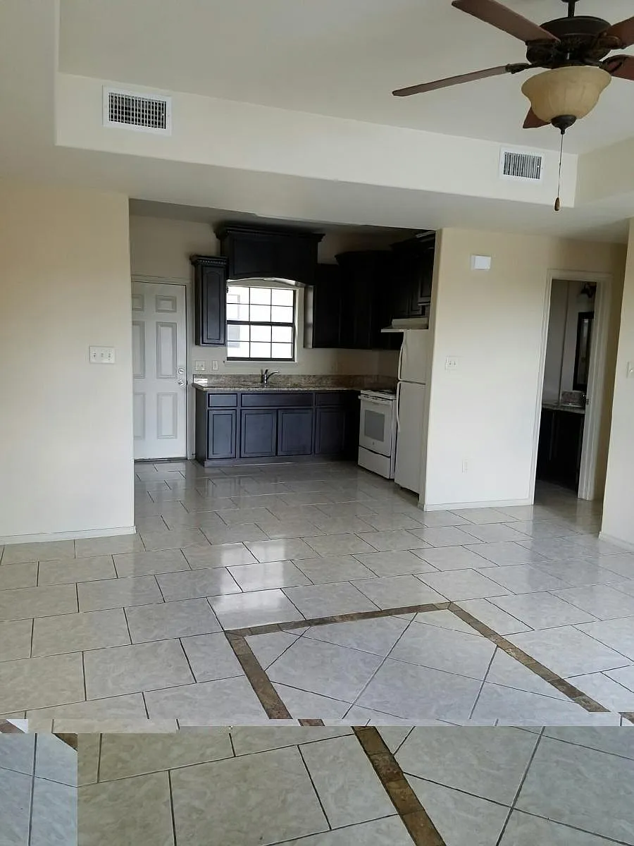 Building Photo - 7606 Rocio Dr #4