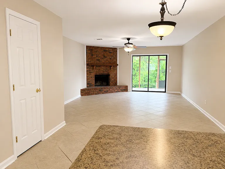 3207 Shamrock St E #18 — Photo 5