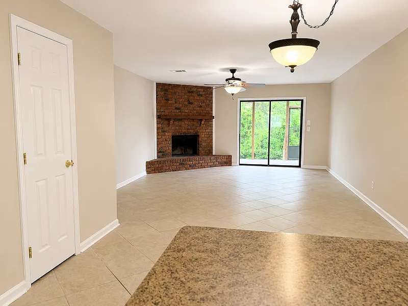 3207 Shamrock St E #18