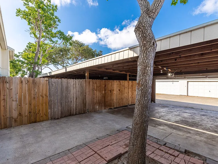 5501 Burnham Dr — Photo 36