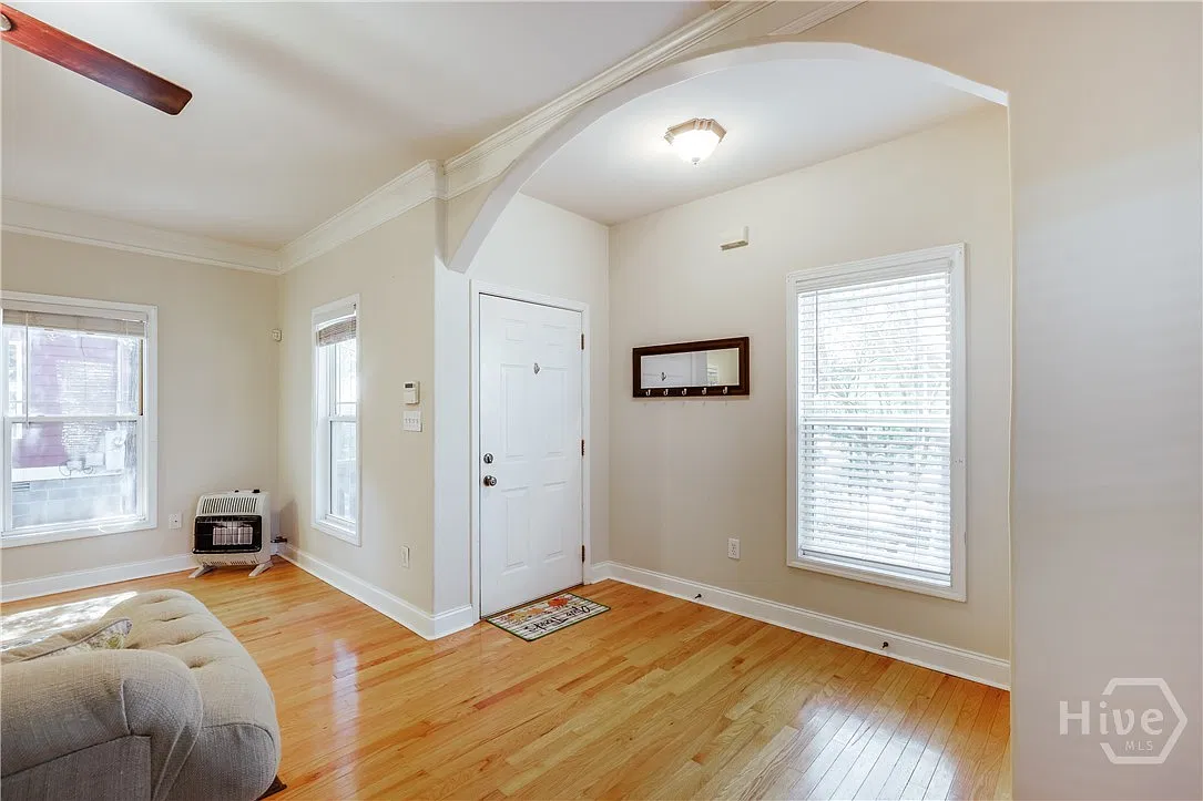 3 bed, 2.5 bath, 1494 sqft, $2,200 — Photo 4