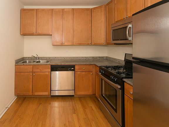 2nd image of 4556 N Wolcott Ave #3N