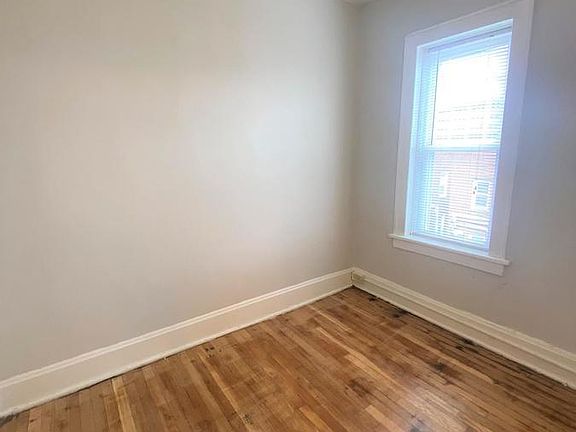 3rd image of 261 Lyndhurst Pl APT 305