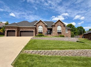 2711 W Executive Circle, Ozark, MO 65721