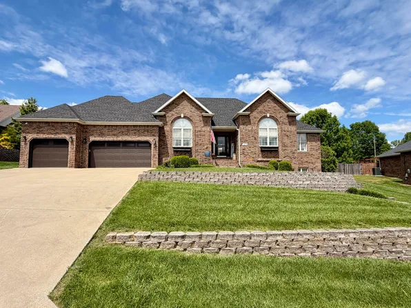 2711 W Executive Circle, Ozark, MO 65721