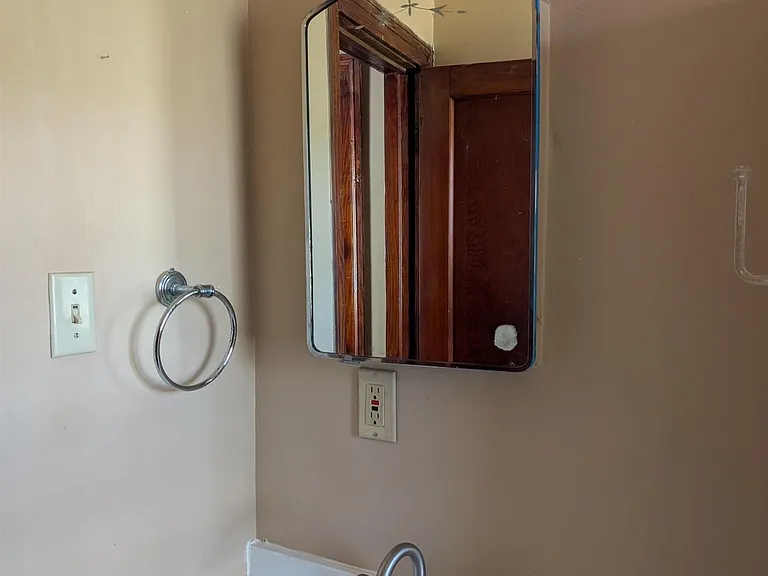 313 Burgin Ave — Photo 24