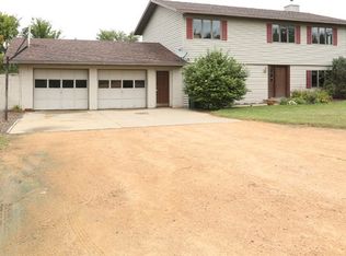 3613 Sunset Dr, Stevens Point, WI 54482
