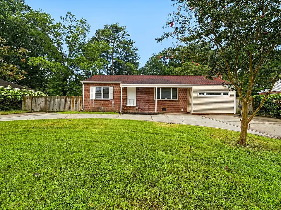 107 Woods Rd