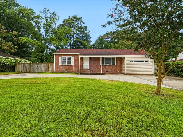 107 Woods Rd, Newport News, VA 23601