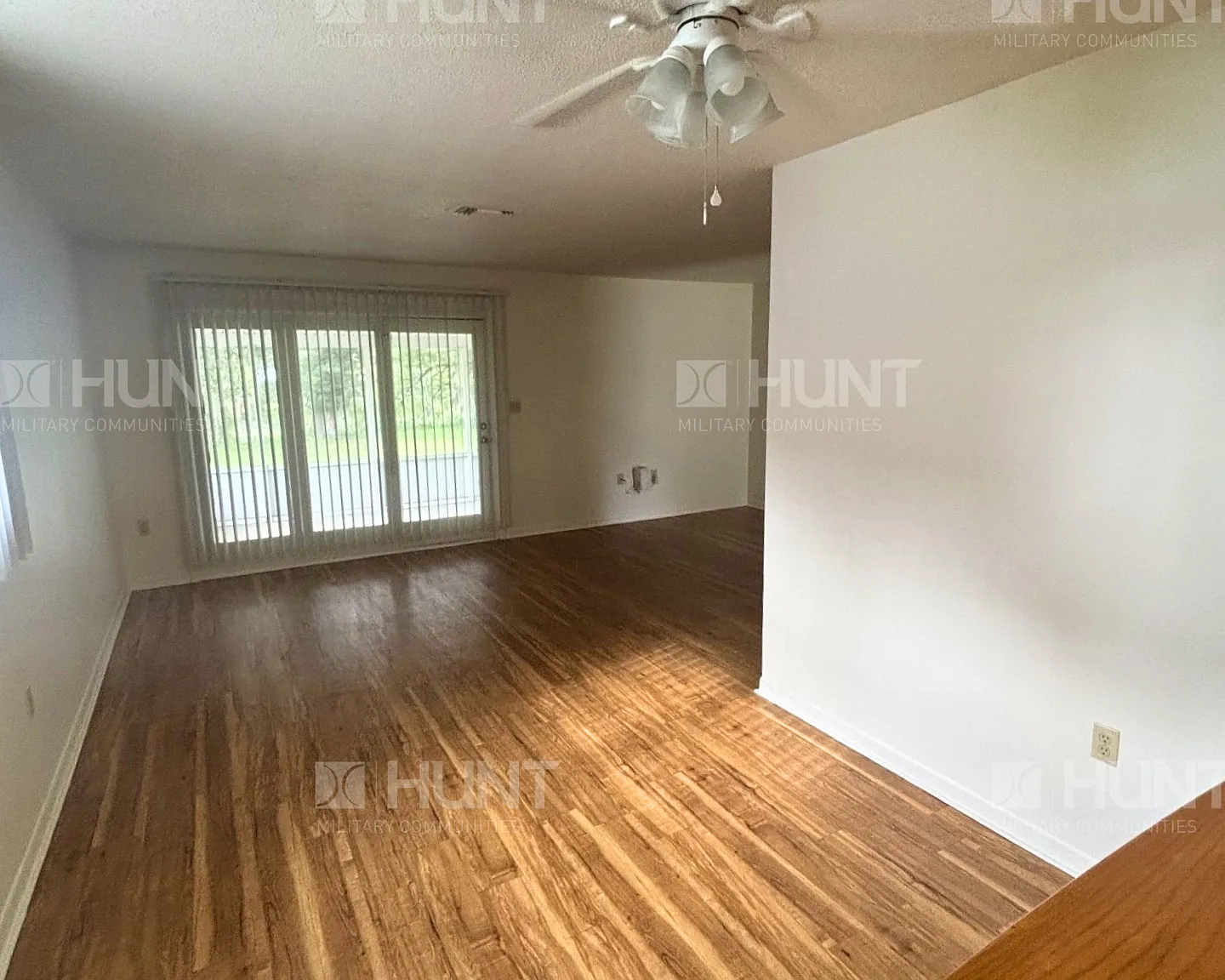 3 bed, 1.5 bath, 1301 sqft, $1,650 — Photo 2