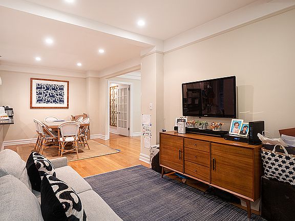 3rd image of 124 W 79th St APT 4B