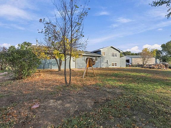 4th image of 503 Cardinal Ct