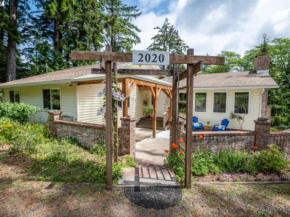 2020 NE Surf Ave, Lincoln City, OR 97367