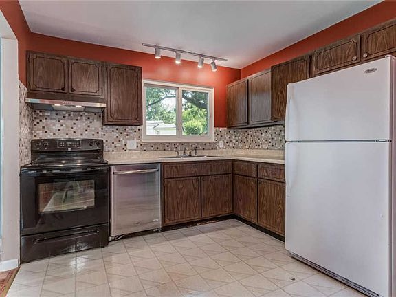 5th image of 11244 Claywood Dr
