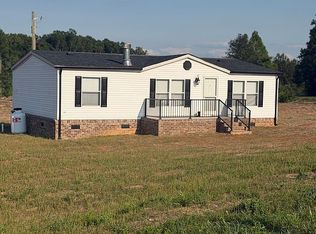 20 Meadows Farm Rd, Blairs, VA 24527