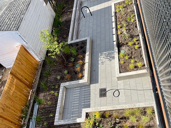 4th image of 1614 6th Ave #302