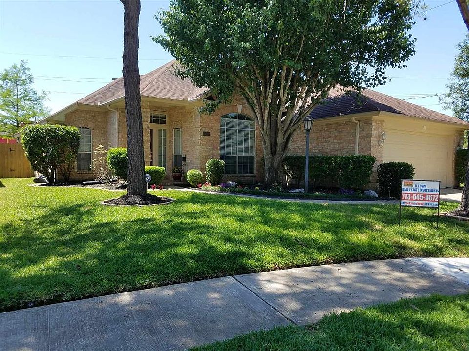 1st image of 15627 Winding Valley Dr