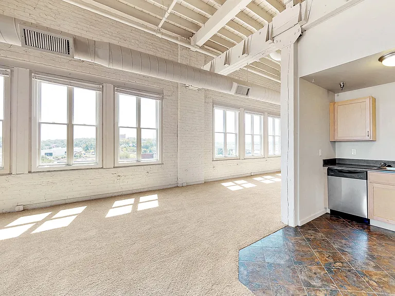 L15 Lofts — Photo 7