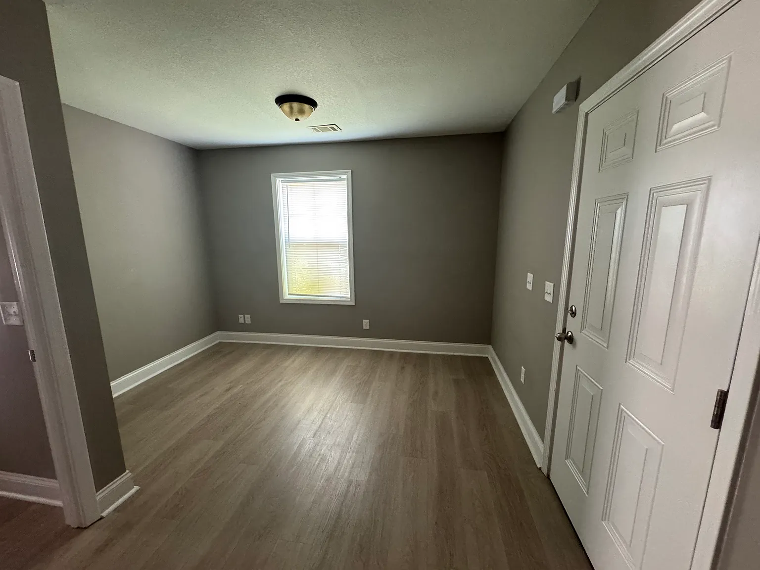 2110 Elberta Rd — Photo 3