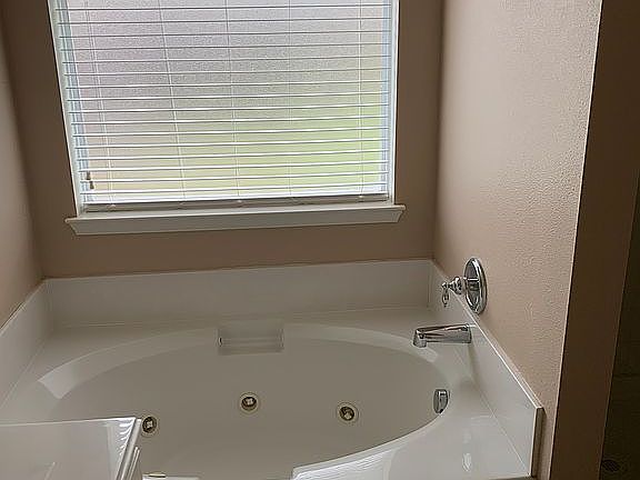 3rd image of 9041 Dry Creek Dr