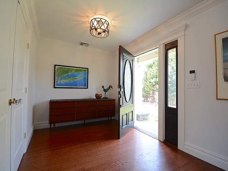 54 Halsey Rd — Photo 5