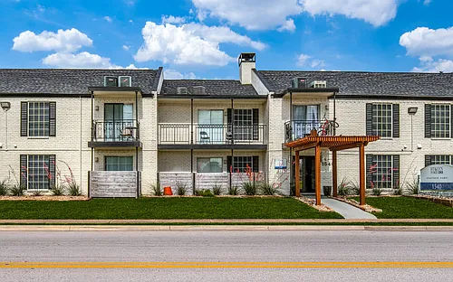 1520 Chenault St #1 Photo 1
