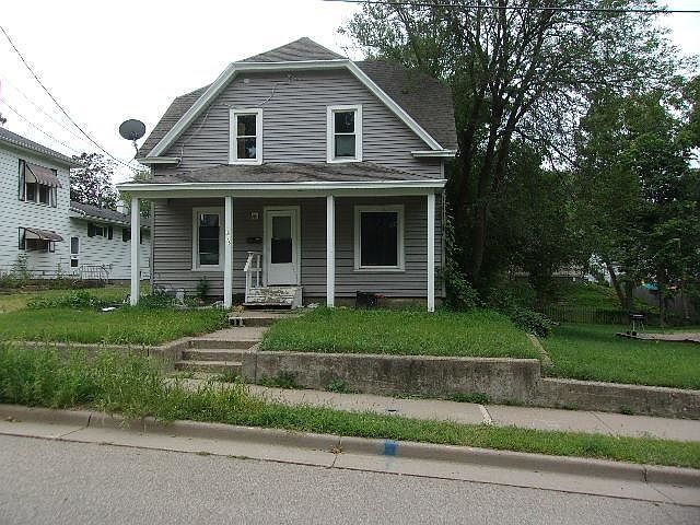 1st image of 375 W Adams St