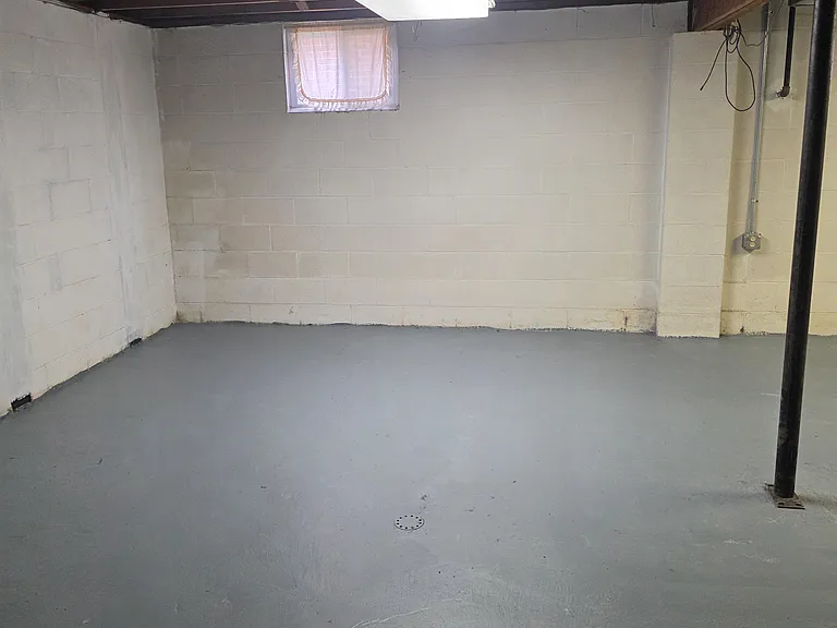 1400 Holland St — Photo 10