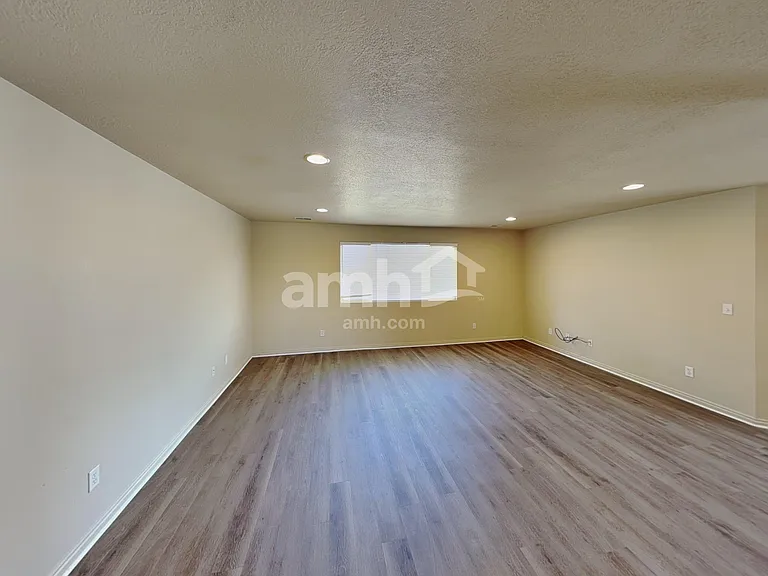 420 N Madison Ave — Photo 6