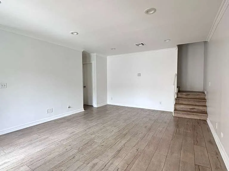121 Sinclair Ave #233 — Photo 8