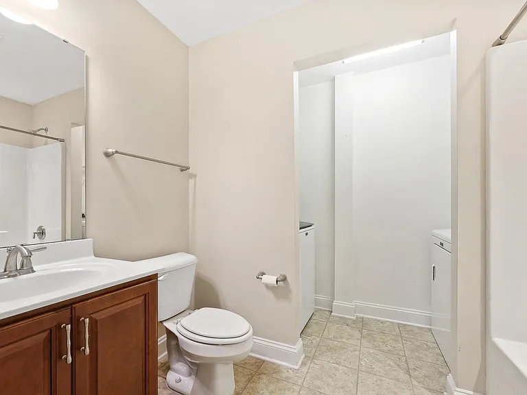 1359 Town Home Dr — Photo 5