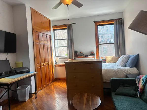 140 West 75th Street image 1 of 5