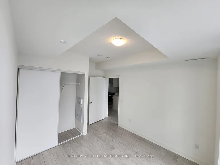 55 Duke St W #601 — Photo 21