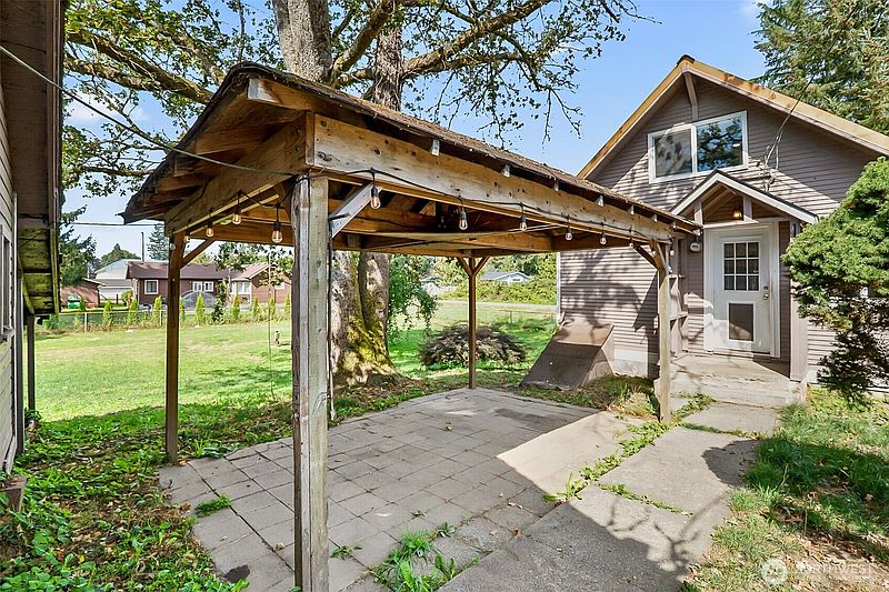 3rd image of 14318 368th Avenue SE