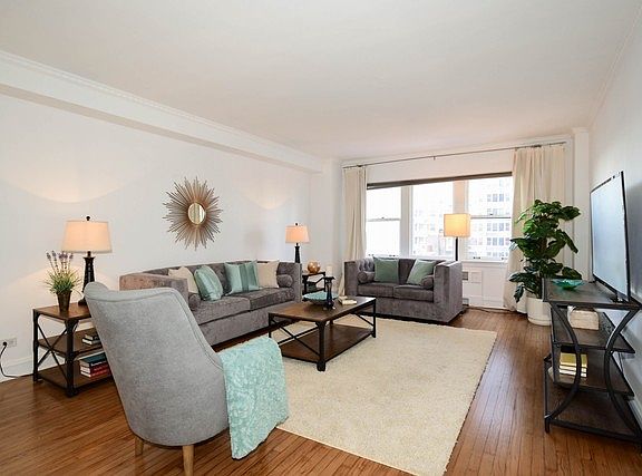 3rd image of 4300 N Marine Dr APT 601