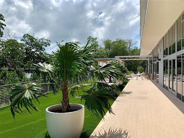 16385 Biscayne Blvd #1104 — Photo 72
