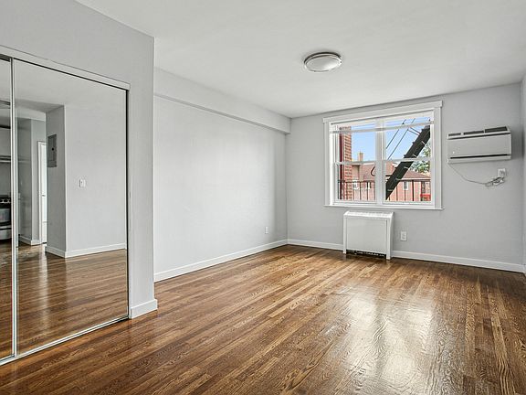 5th image of 1135 Pelham Pkwy #2G
