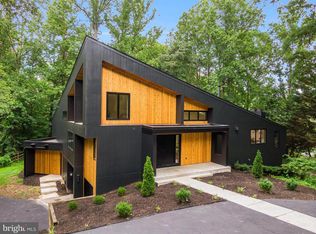 11582 Greenwich Point Rd, Reston, VA 20194