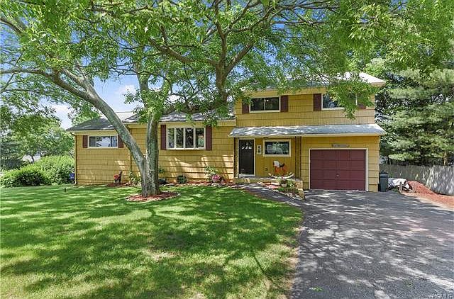 1st image of 2 Ellen Ct