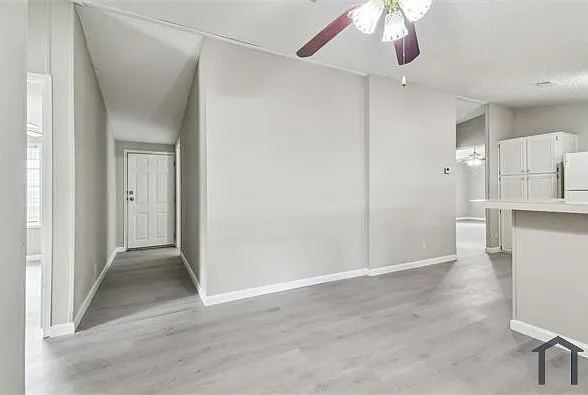 10607 Bay Hills Cir — Photo 9